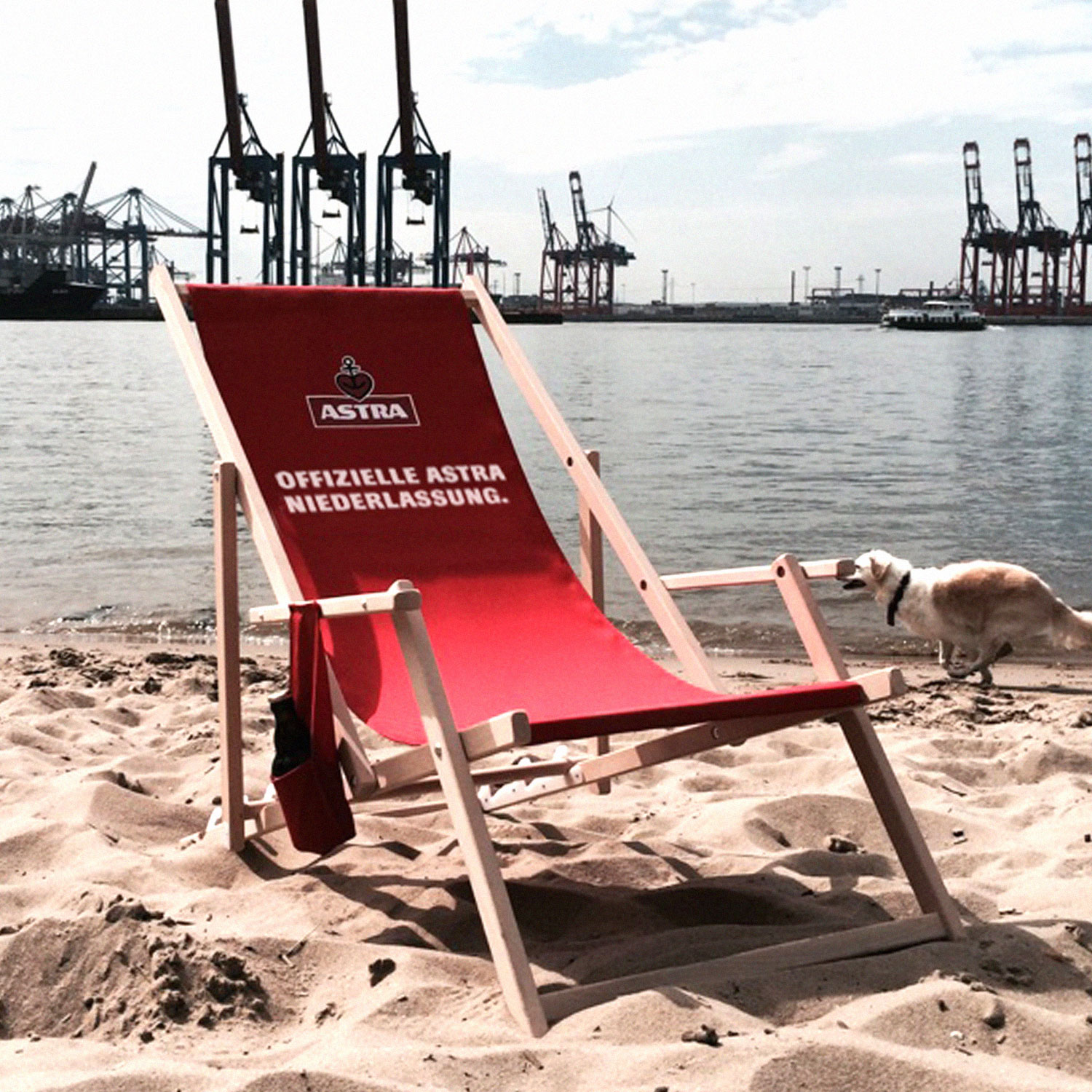 Strandliege „Offizielle Astra Niederlassung.“