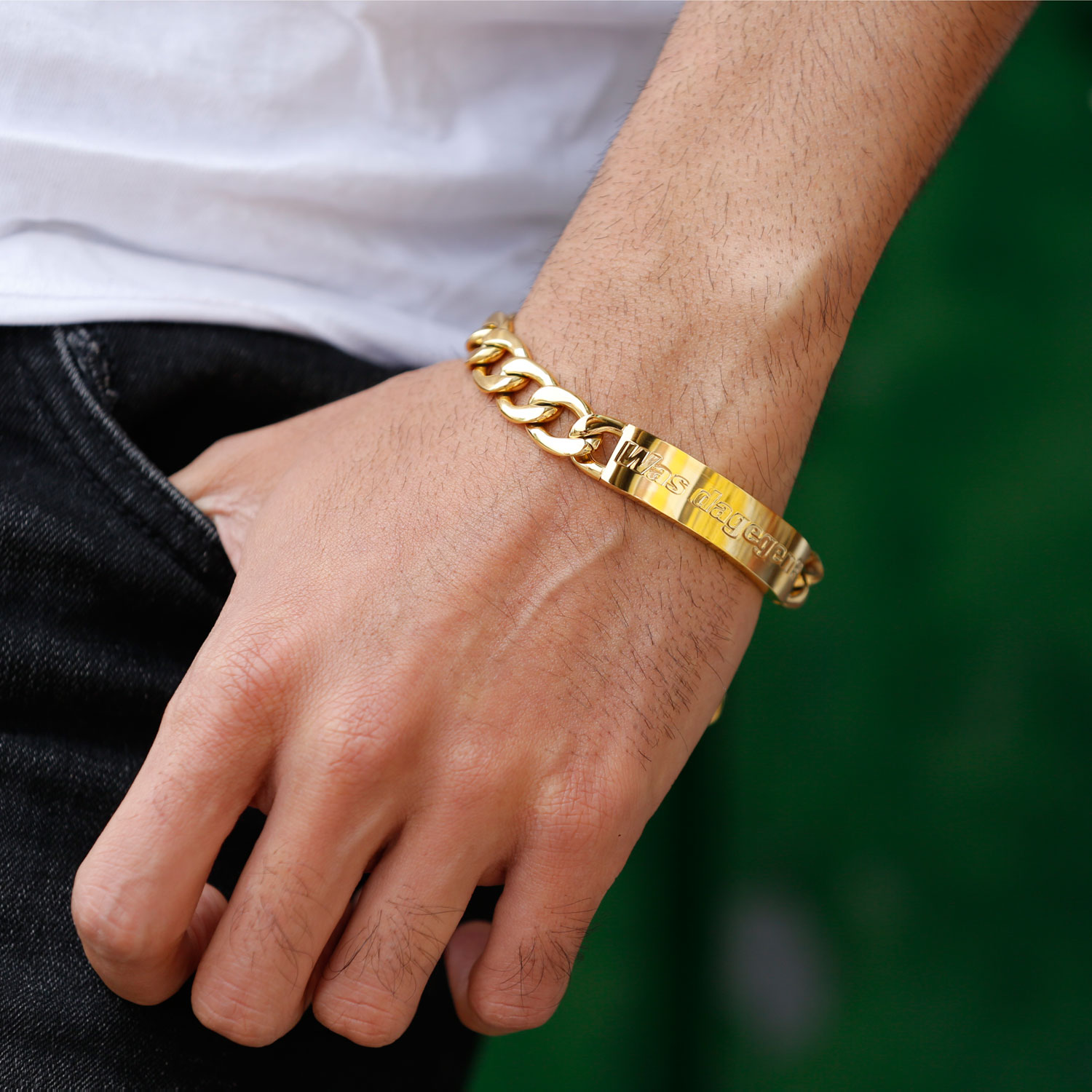 „Was dagegen?“ Ketten-Armband, gold