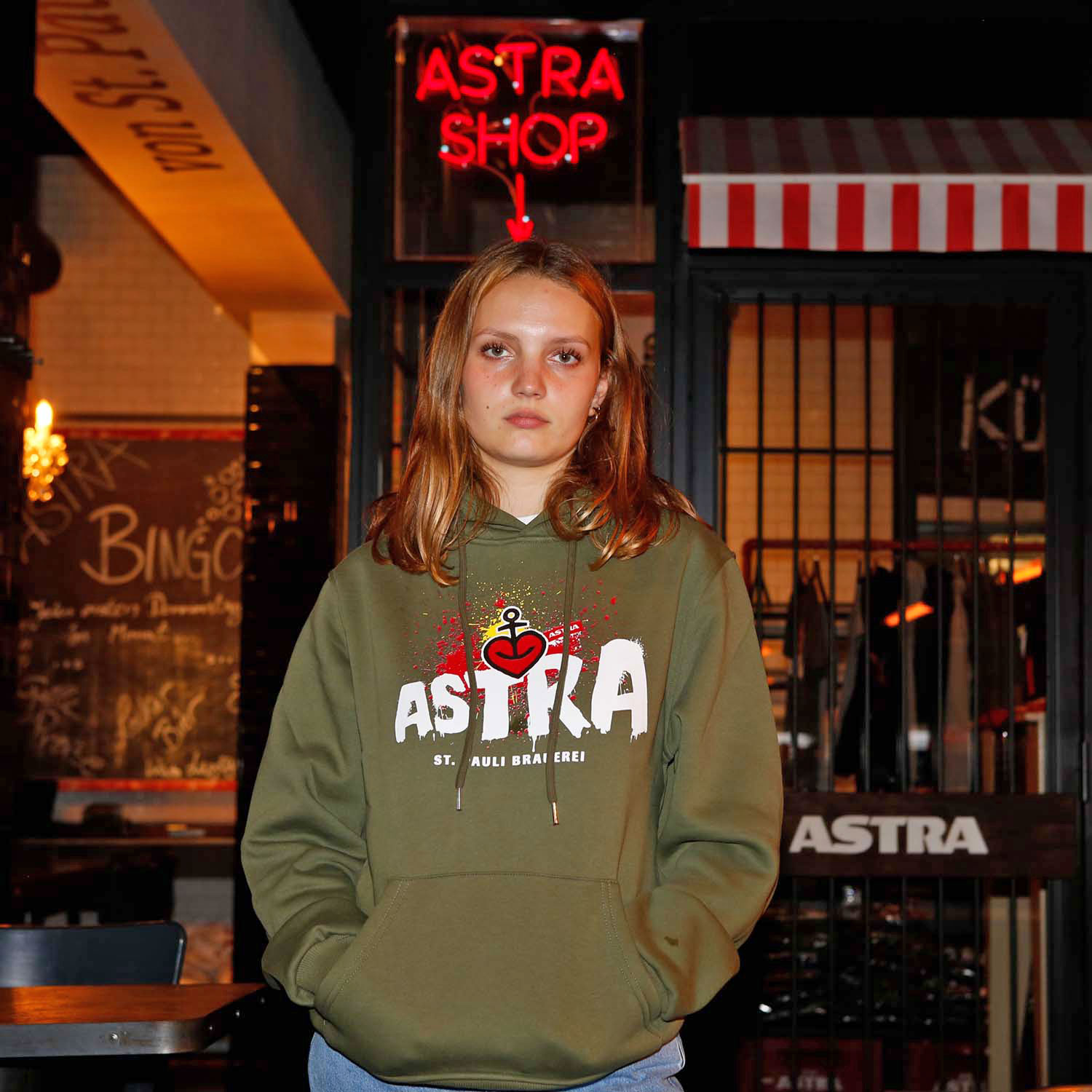 Hoodie „Astra St. Pauli-Brauerei“ unisex, oliv