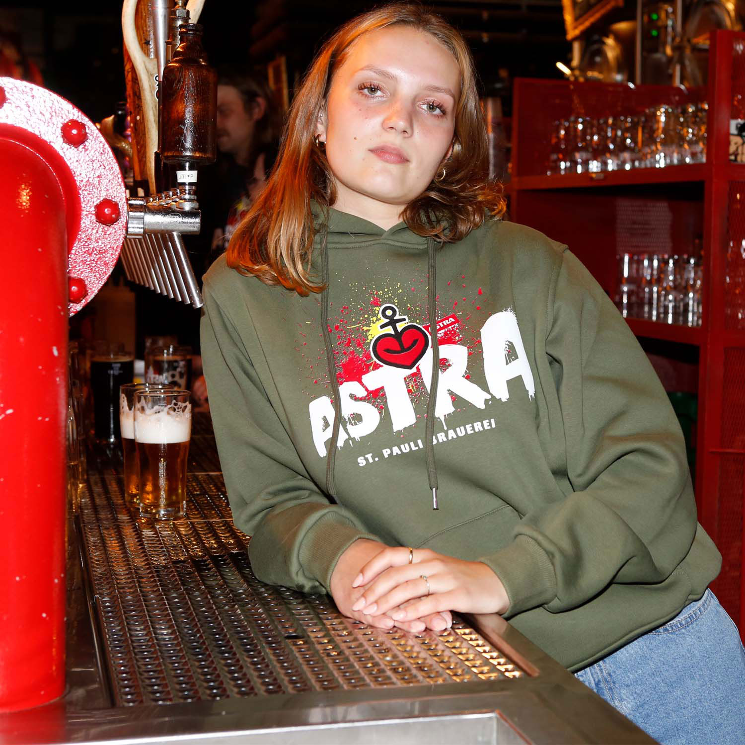 Hoodie „Astra St. Pauli-Brauerei“ unisex, oliv