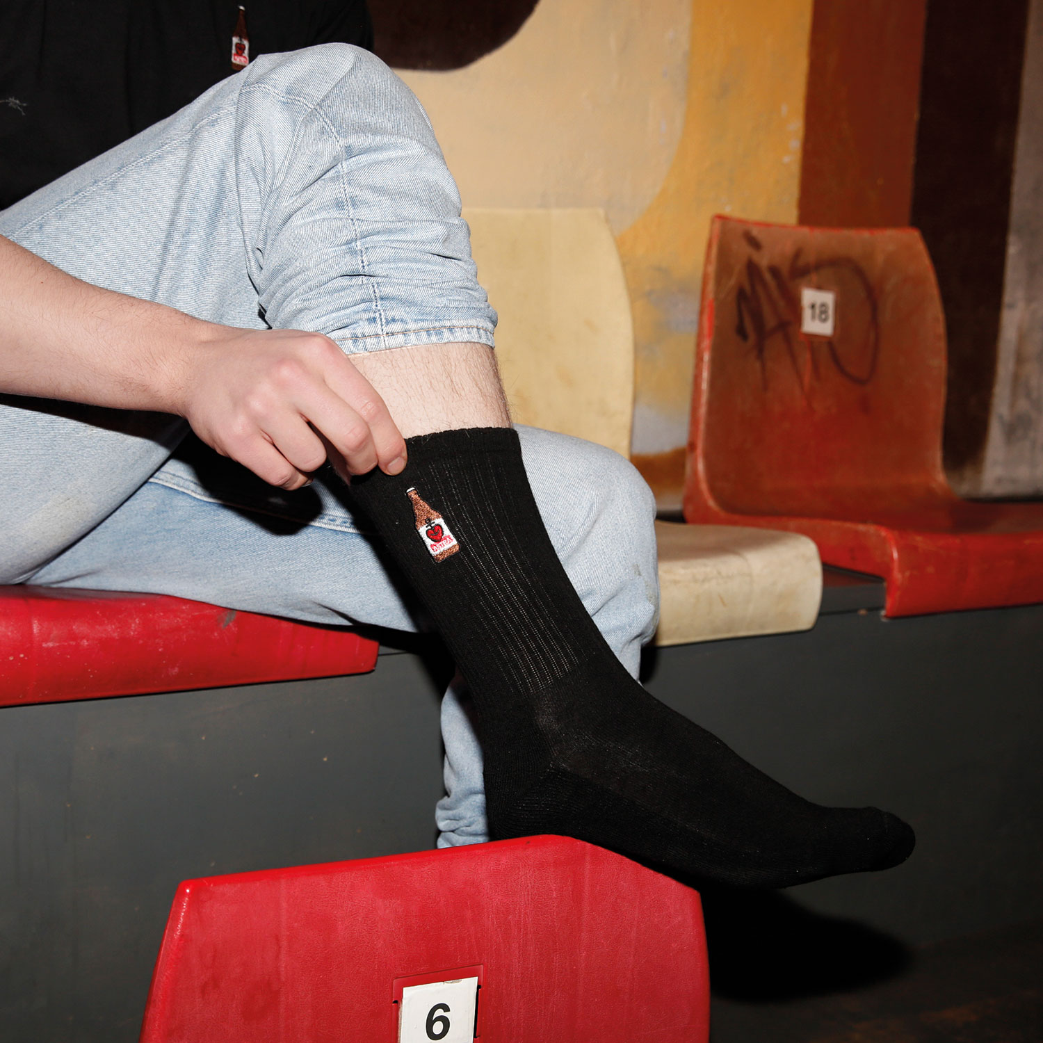 Astra Socken, Schwarz